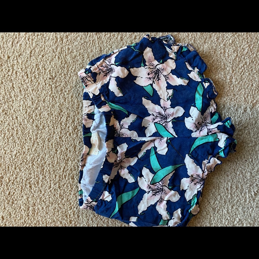 O’Neill Girls Ruffle Hem Shorts